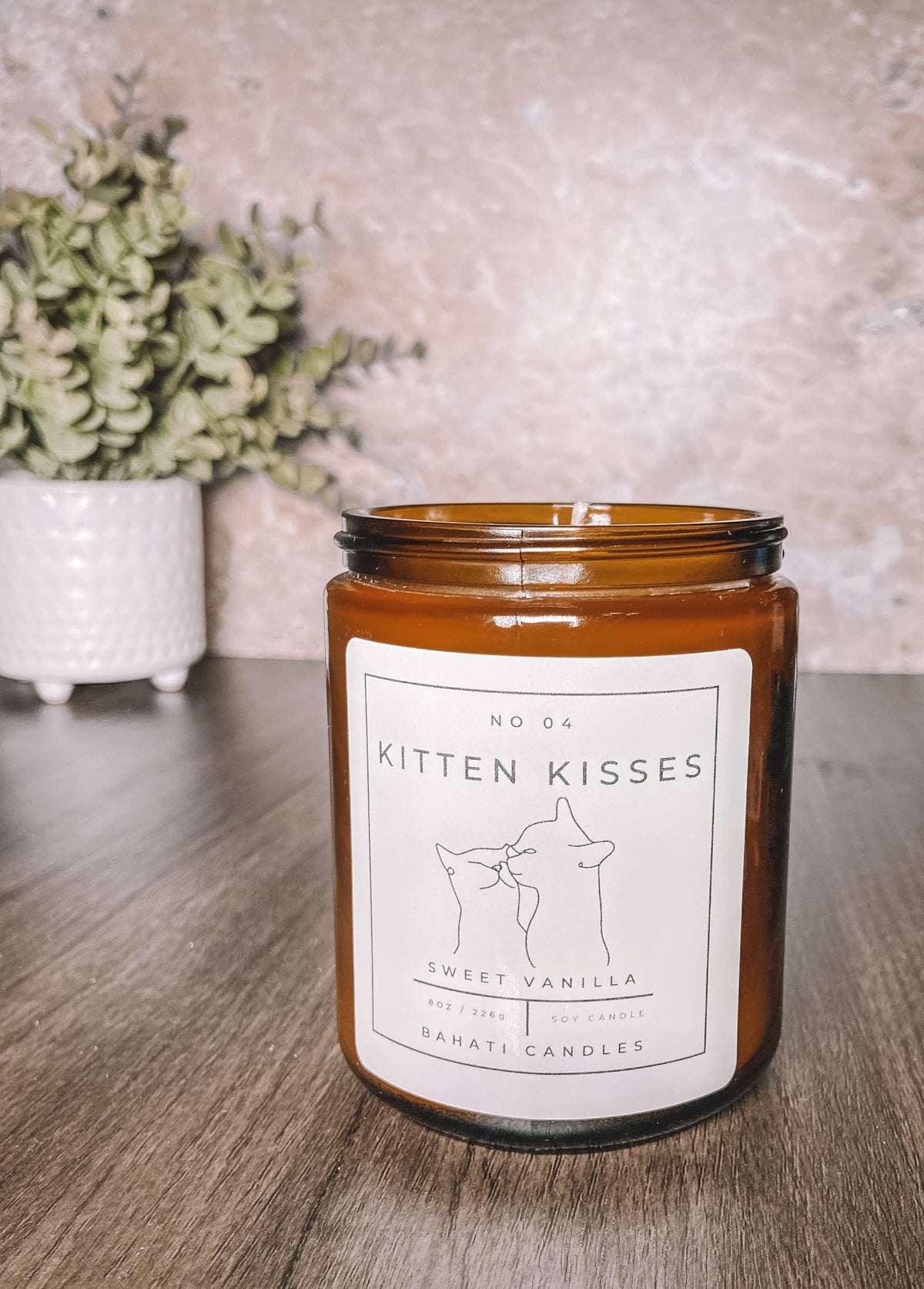 Odor Eliminating Candle: Kitten Kisses